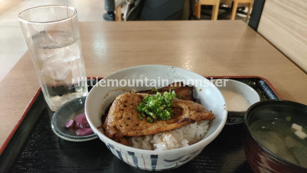 【下山メシ・地元サケ】豚みそ丼＋イチローズモルツのハイボー