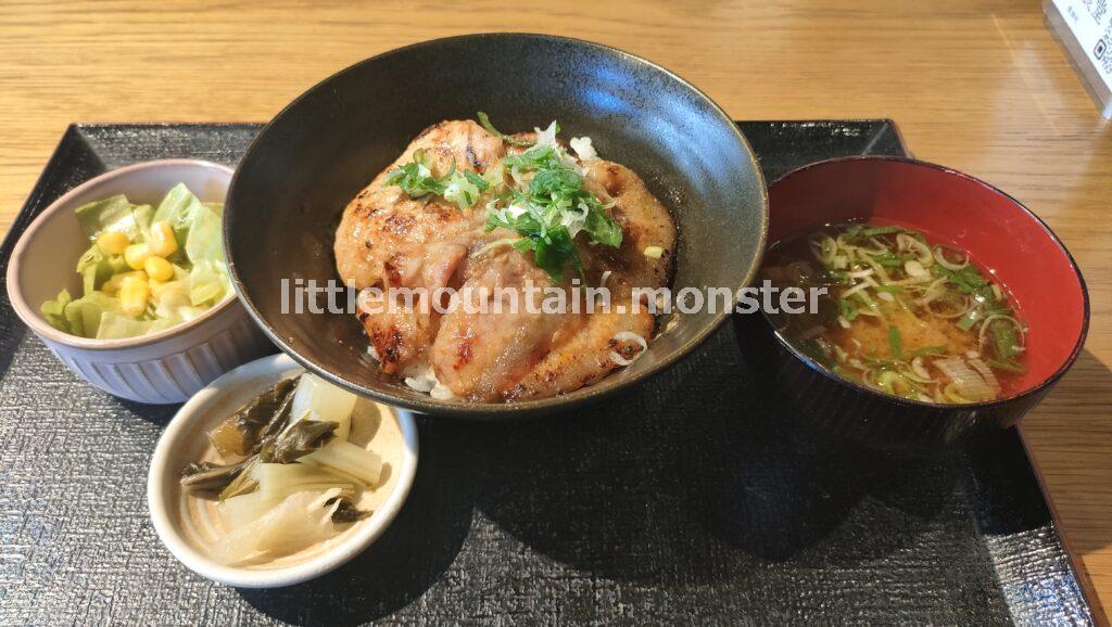 下山メシ：ヨコゼ豚みそ丼＠ENgaWA 横瀬駅前食堂