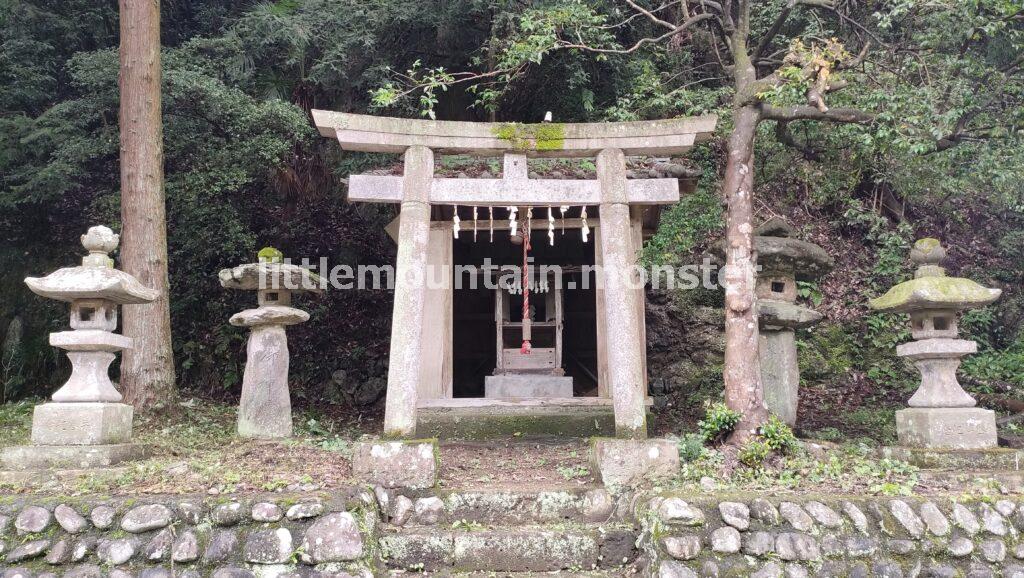 せせらぎ、匂い、風景に五感が喜ぶ！館川ダムまでの登り坂！