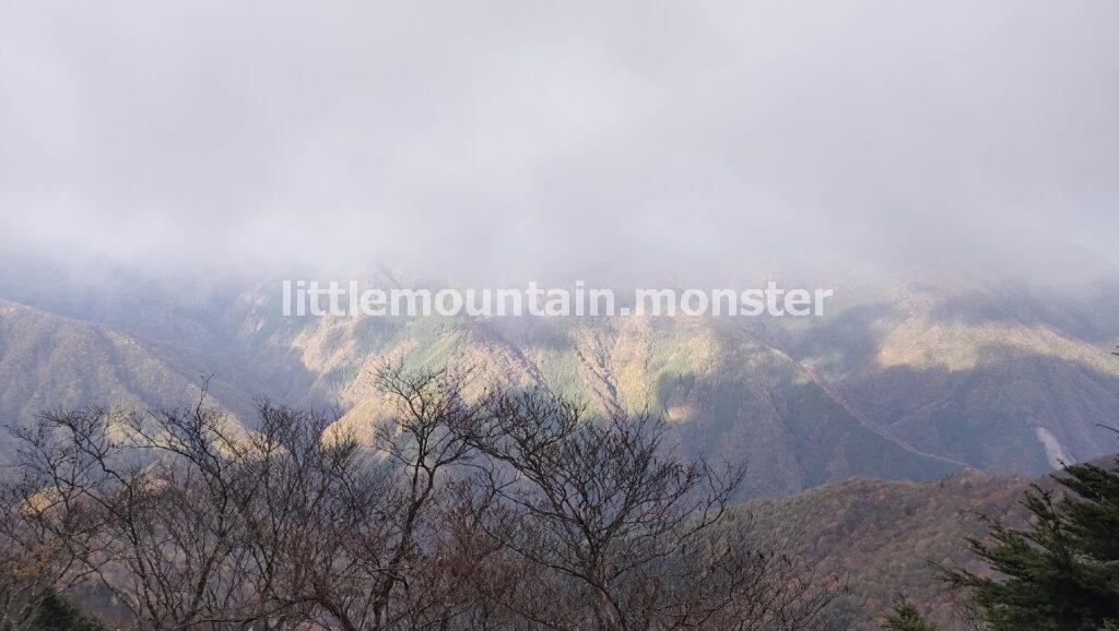 白岩山小屋｜雲取山　三峰ルート