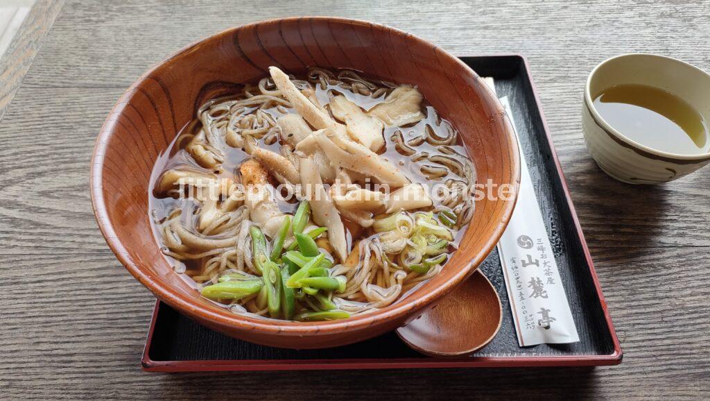 三峰お犬茶屋！山麓亭でお蕎麦を食べる｜雲取山　三峰ルート