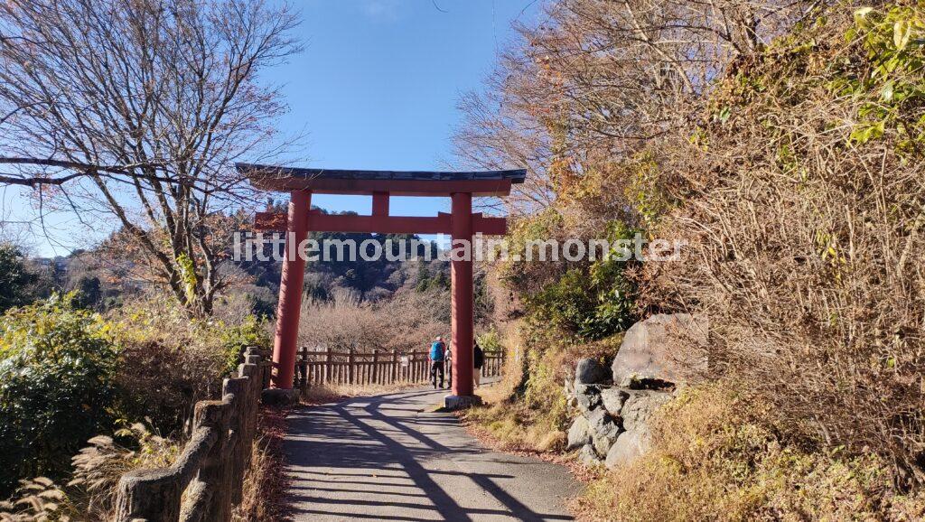 ケーブルカーの終点「御嶽山駅」から「武蔵御嶽神社」「御岳山山頂」を目指す