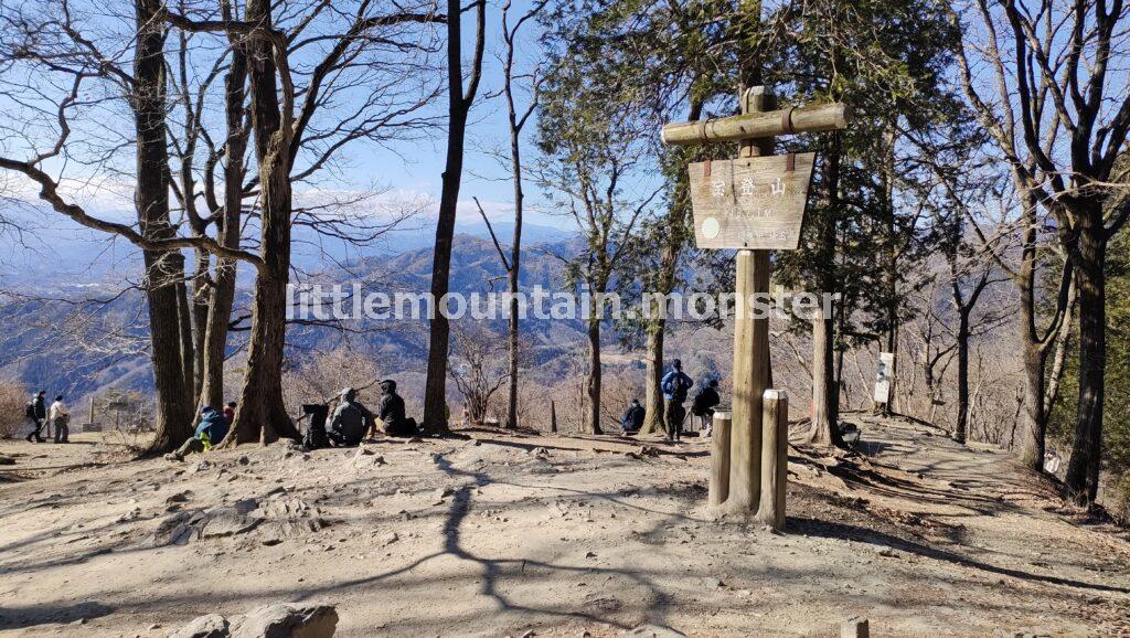 宝登山の頂上（497m）