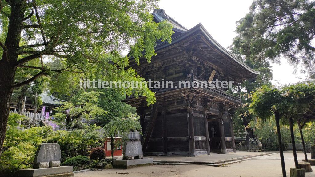 筑波山神社の拝殿にお参り