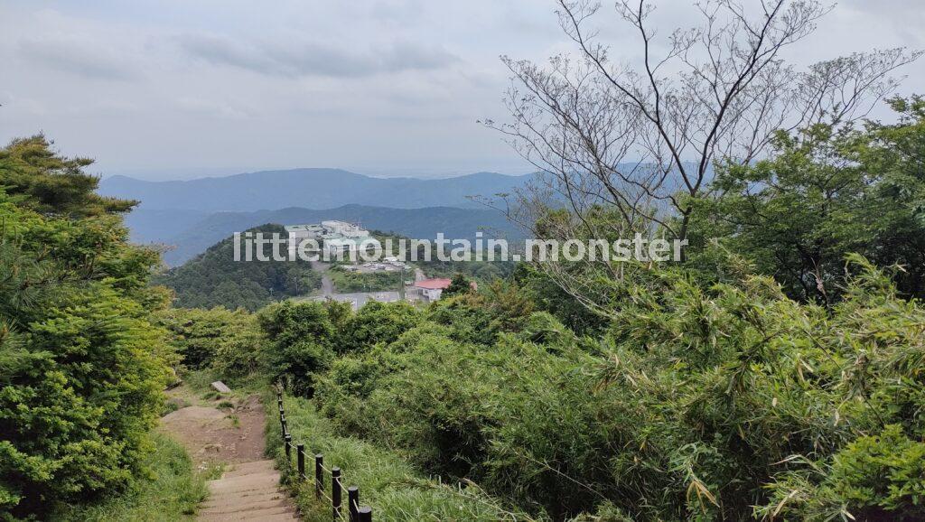 弁慶茶屋跡からおたつ石コースでつつじヶ丘まで下山