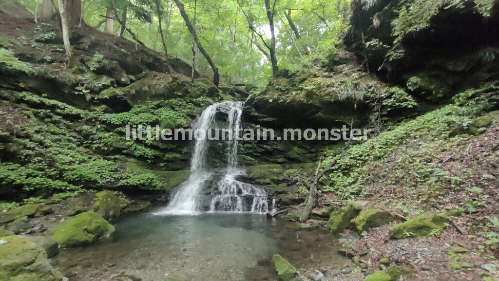 丁目石もたまにある！三峯神社の表参道を登る
