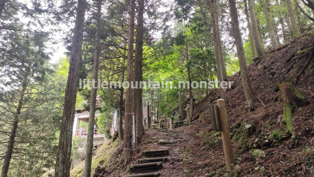 三峯神社の境内に到着！