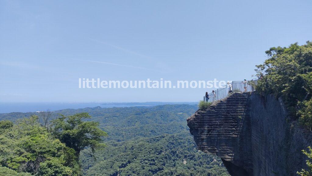 鋸山のシンボル！地獄のぞき