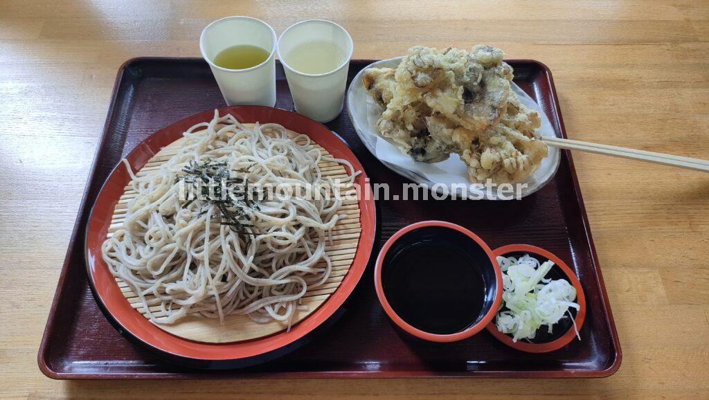 下山メシ：道の駅「果樹公園あしがくぼ」で舞茸ざるそば