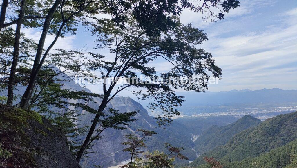 気づかずに通り過ぎるな!蔦岩山(1,004 m)