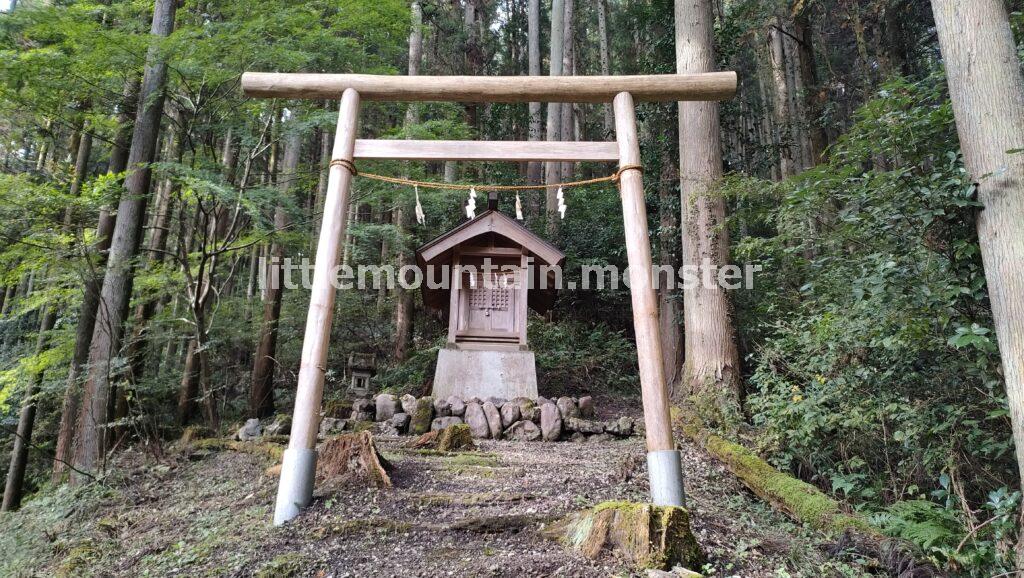 さわらびの湯を目指してくだる