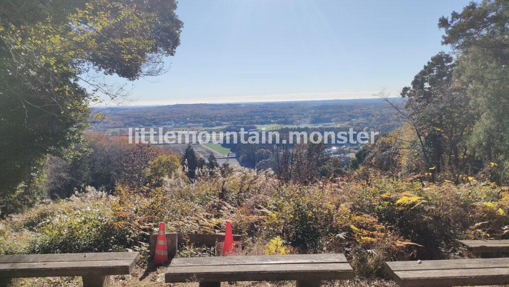 大平山頂上（178m）を目指して登る