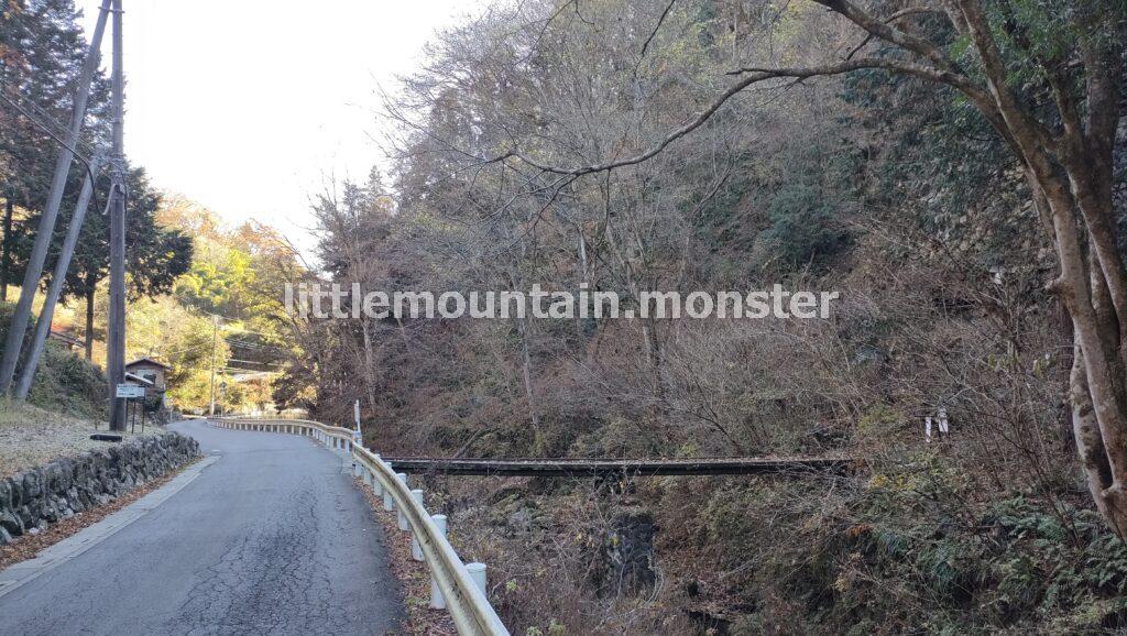 華厳の滝登山口から、破風山を登っていくよ