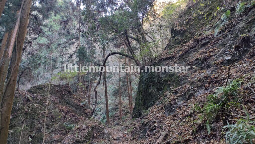 華厳の滝登山口から、破風山を登っていくよ