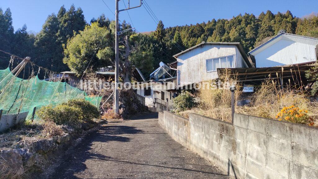 華厳の滝登山口から、破風山を登っていくよ