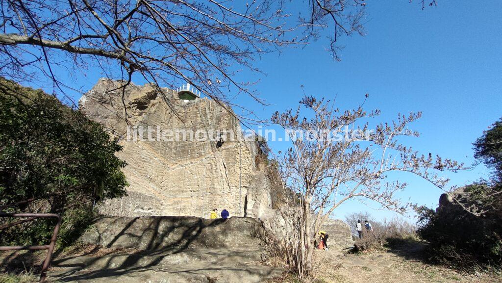 岩好きには堪らない！鷹取山(193m）からの絶景