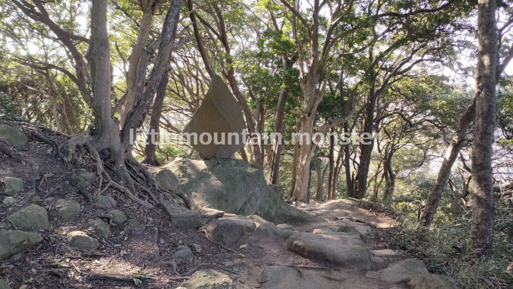 岩盤と鎖場！神武寺へハイキング
