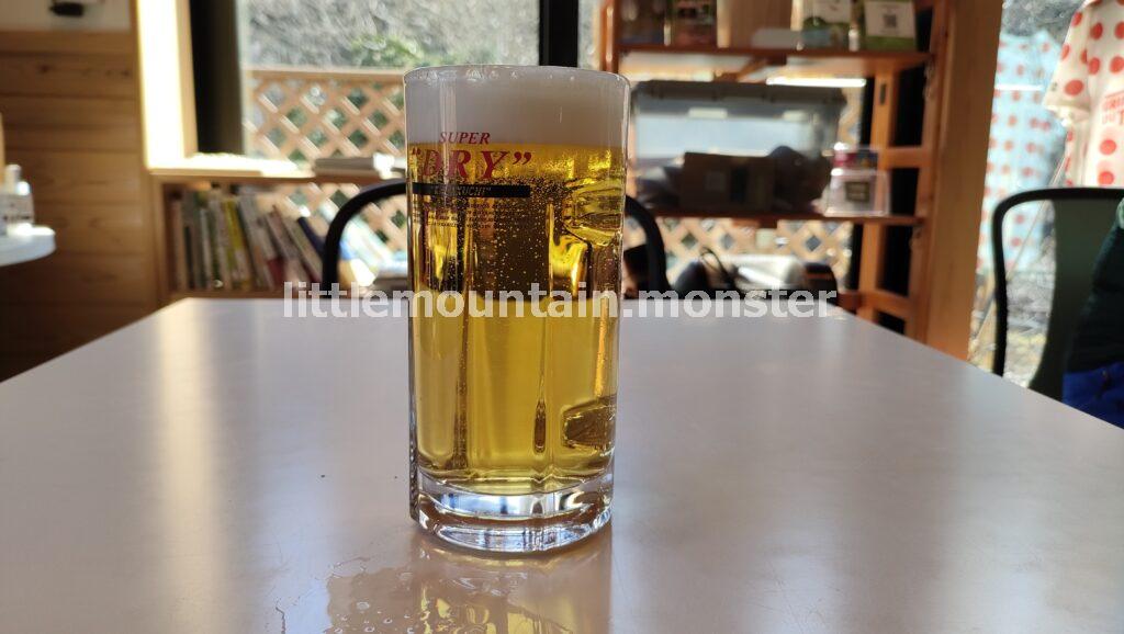 【下山サケ】ヤビツ峠バス停近くのレストハウス 丹沢MON cafeで生ビール
