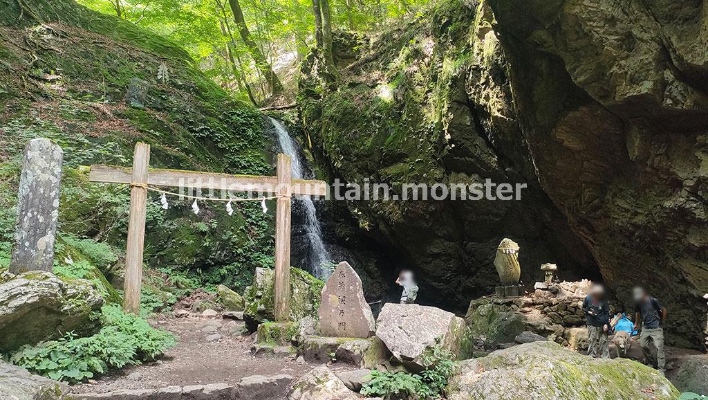 深緑の渓流!ロックガーデン(岩田園)を散策