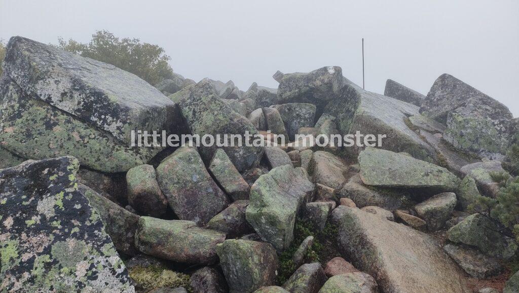 金峰山の神髄!ゴロゴロとした岩場を登