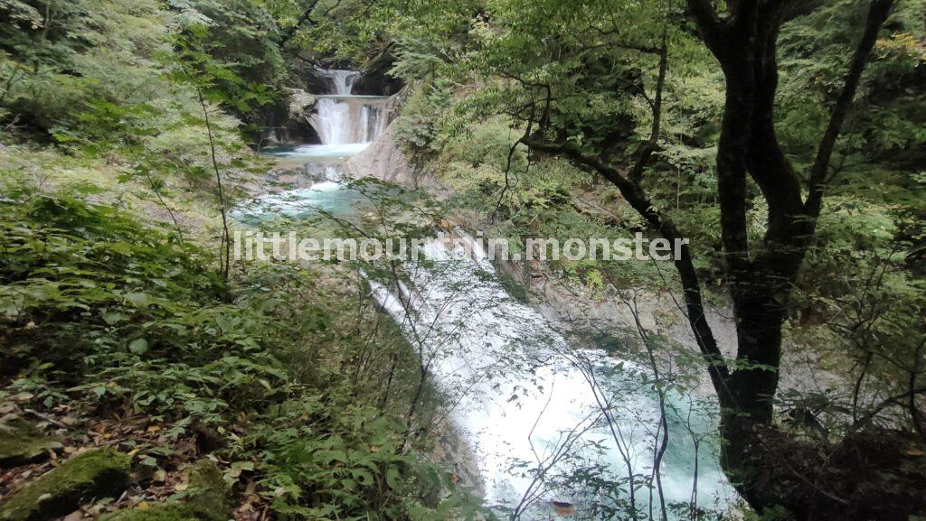 七ツ釜五段の滝を目指して、西沢渓谷をハイキング