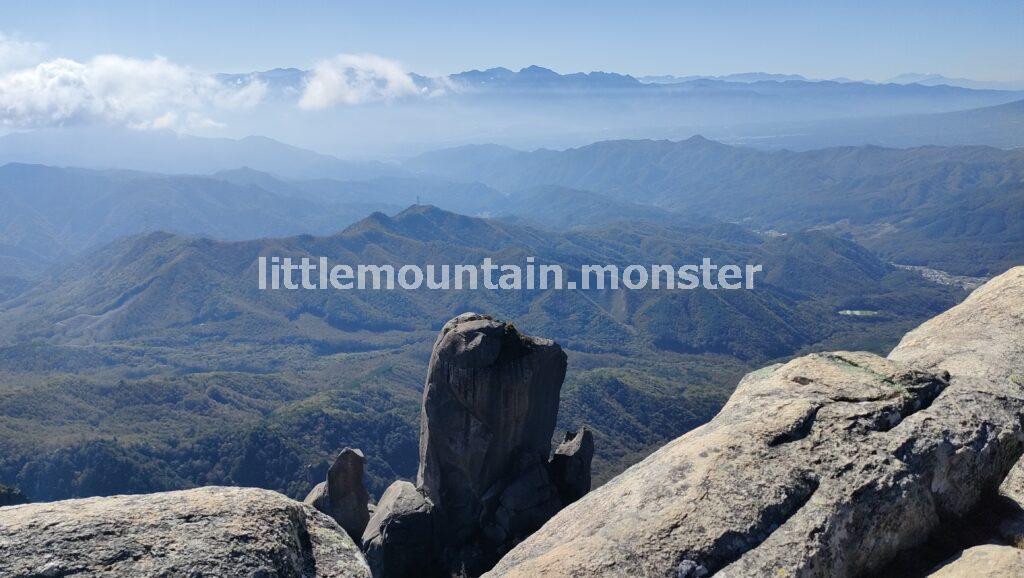 絶景!瑞牆山山頂(2,230m)に到達したが…