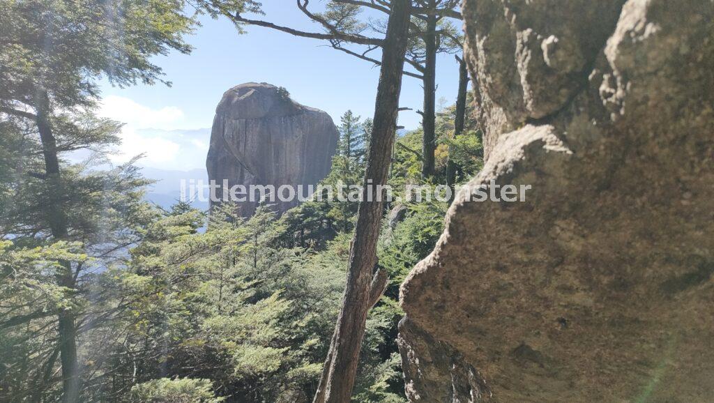 瑞牆山荘目指して、ひたすら下る